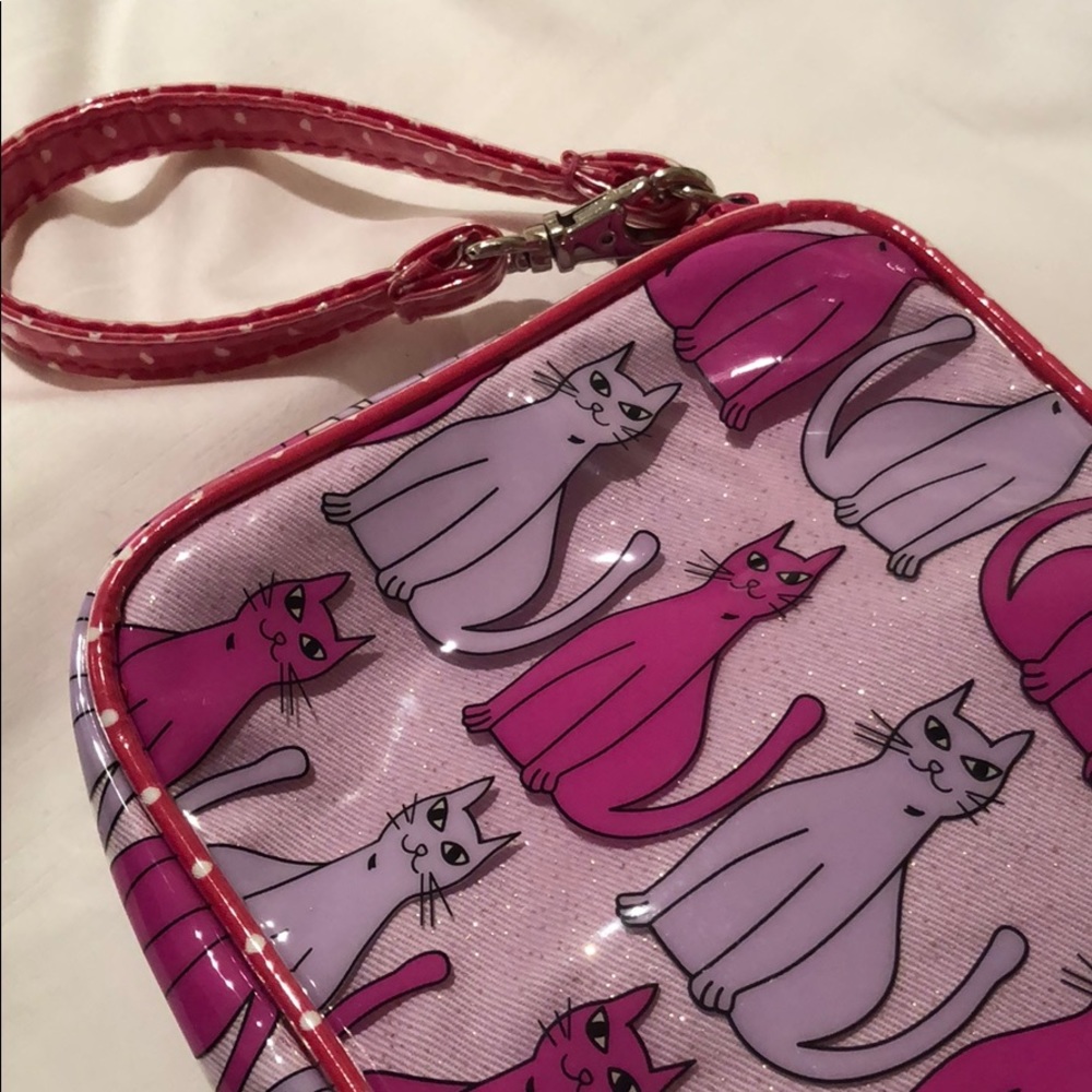 Pink Travel Kit - Picture 2 of 6